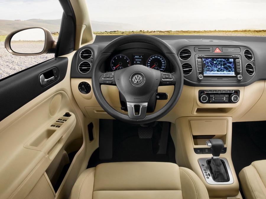  Volkswagen Golf Plus 2008 года  (фото 2 из 15)